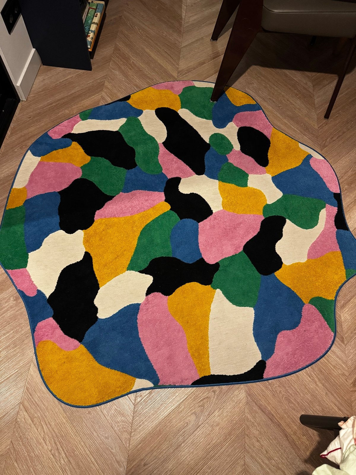 IKEA IDROTTSHALL Vloerkleed - Kleurrijk en Speels, Huis en Inrichting, Ophalen, 100 tot 150 cm, Blauw, Zo goed als nieuw