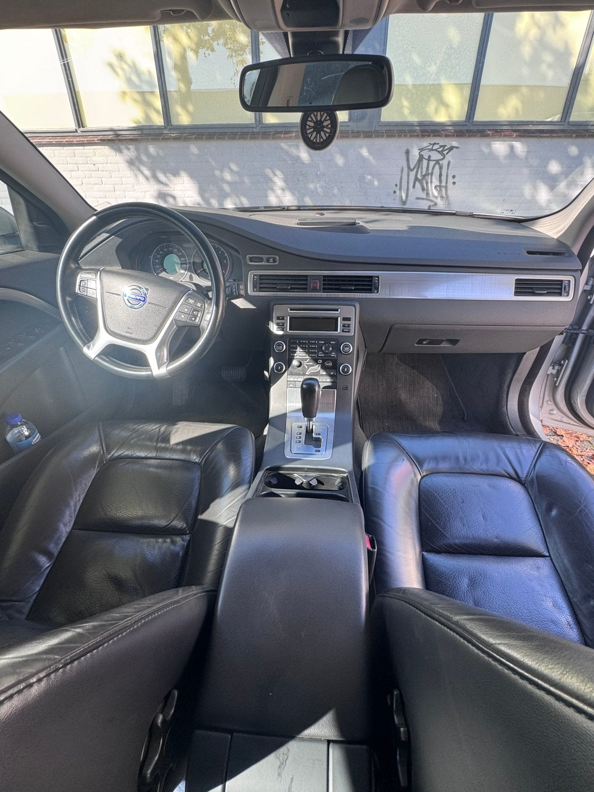 Foto 9 van Volvo V70 2.4 D AUT 2010 Grijs