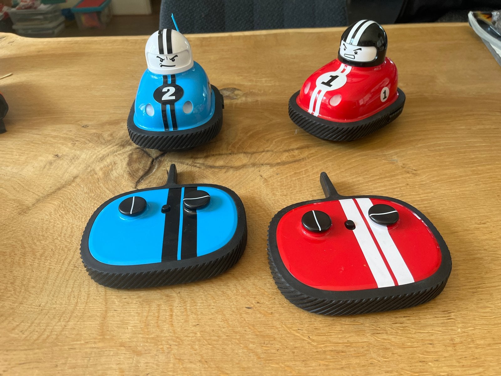 Afstand bestuurbare botsauto’s - Super leuke set!, Elektro, Gebruikt, Ophalen of Verzenden, Auto onroad