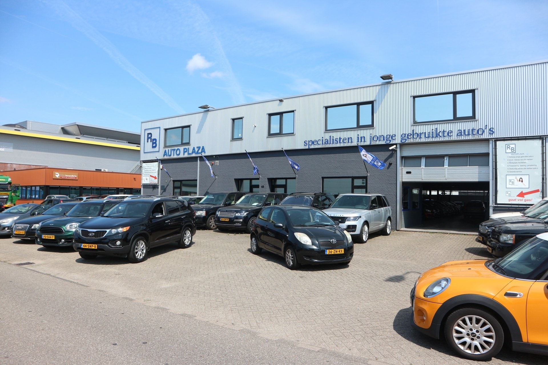 Toyota Yaris 1.0 VVTi / 1e EIGENAAR / DEALER ONDERHOUDEN ! !, Voorwielaandrijving, 750 kg, Zwart, Origineel Nederlands