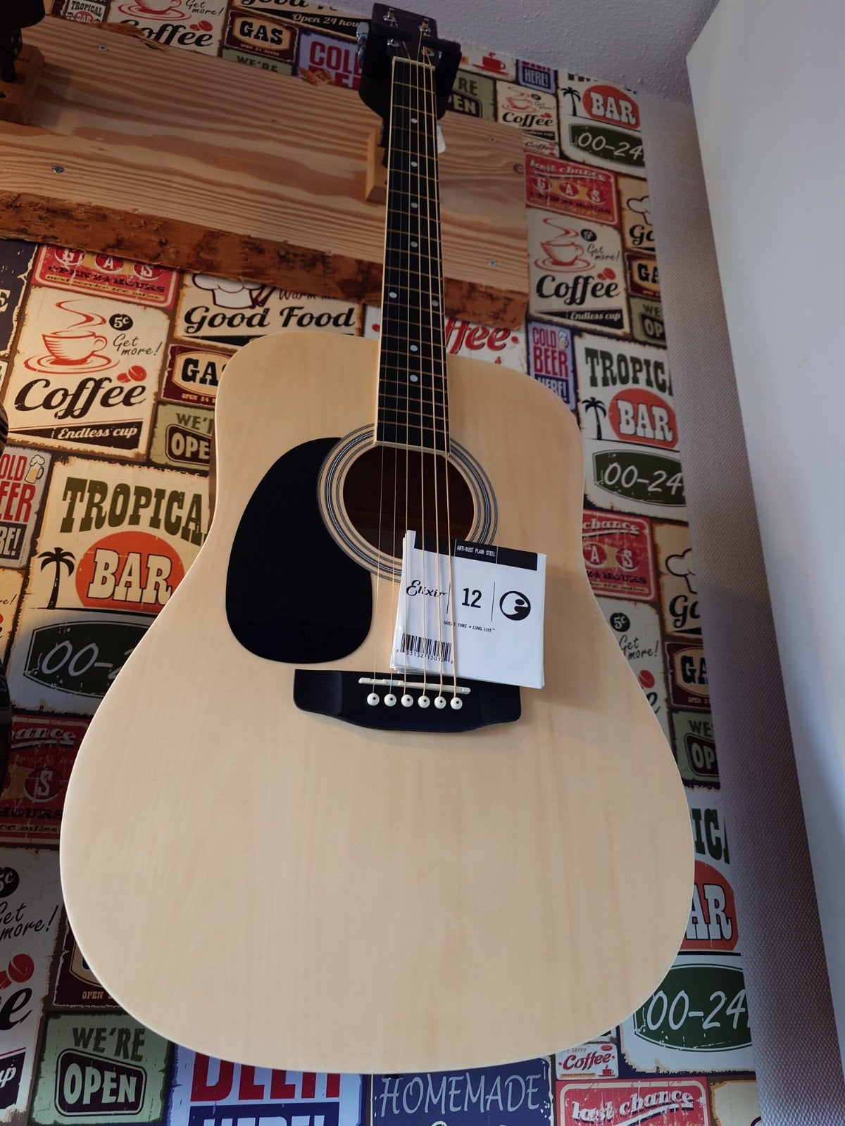 Linkshandige Encore Western gitaar plus set Elixir snaren, Muziek en Instrumenten, Ophalen, Zo goed als nieuw, Western- of Steelstringgitaar