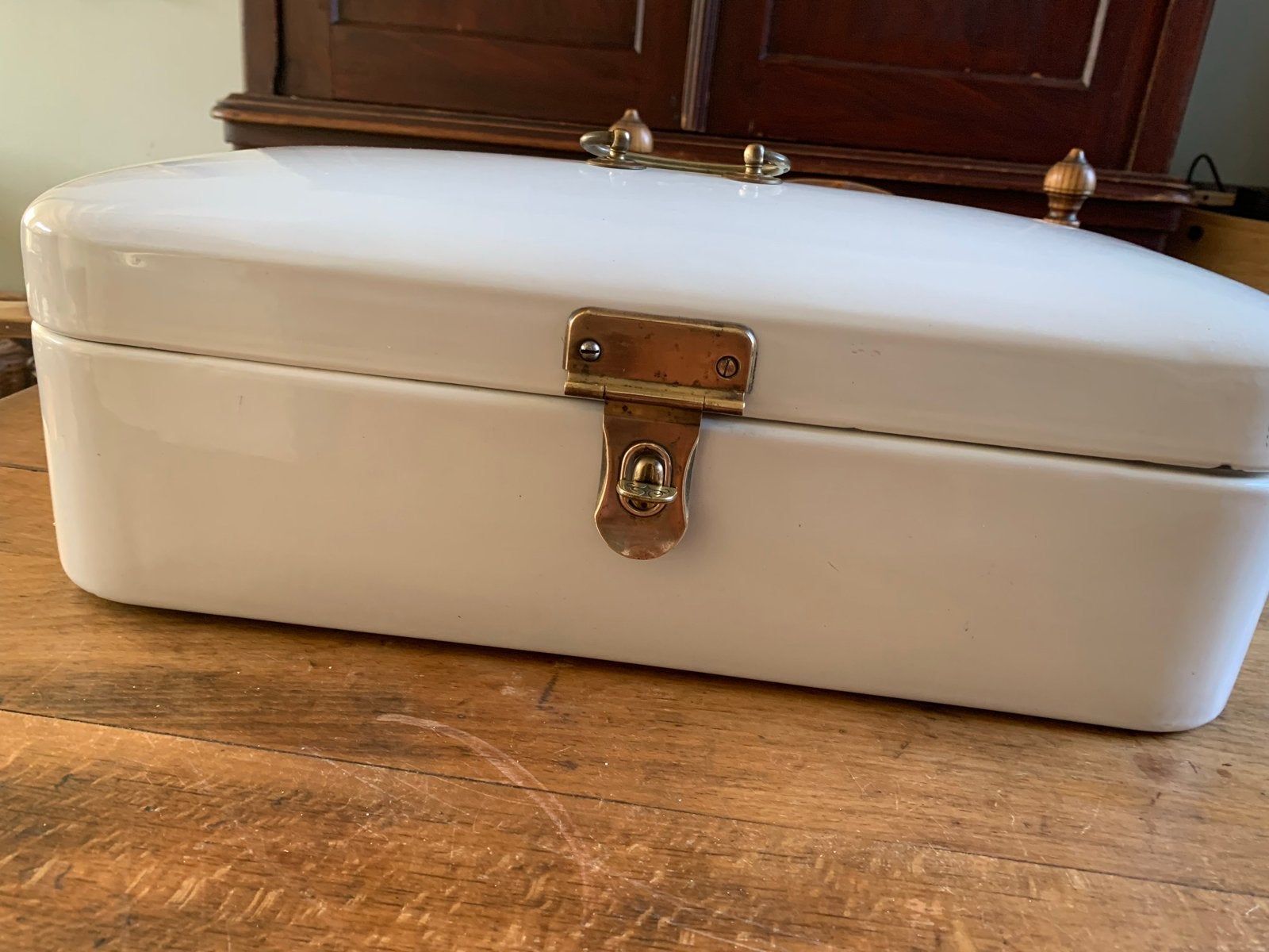 Vintage Witte Emaille Broodtrommel met Messing Details, Antiek en Kunst, Ophalen
