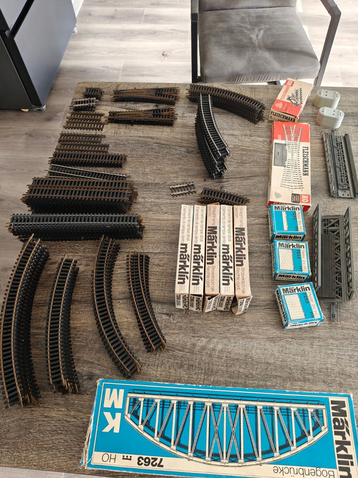 Grote partij modelspoor marklin fleischman, Wisselstroom, Gebruikt, Locomotief, Ophalen of Verzenden