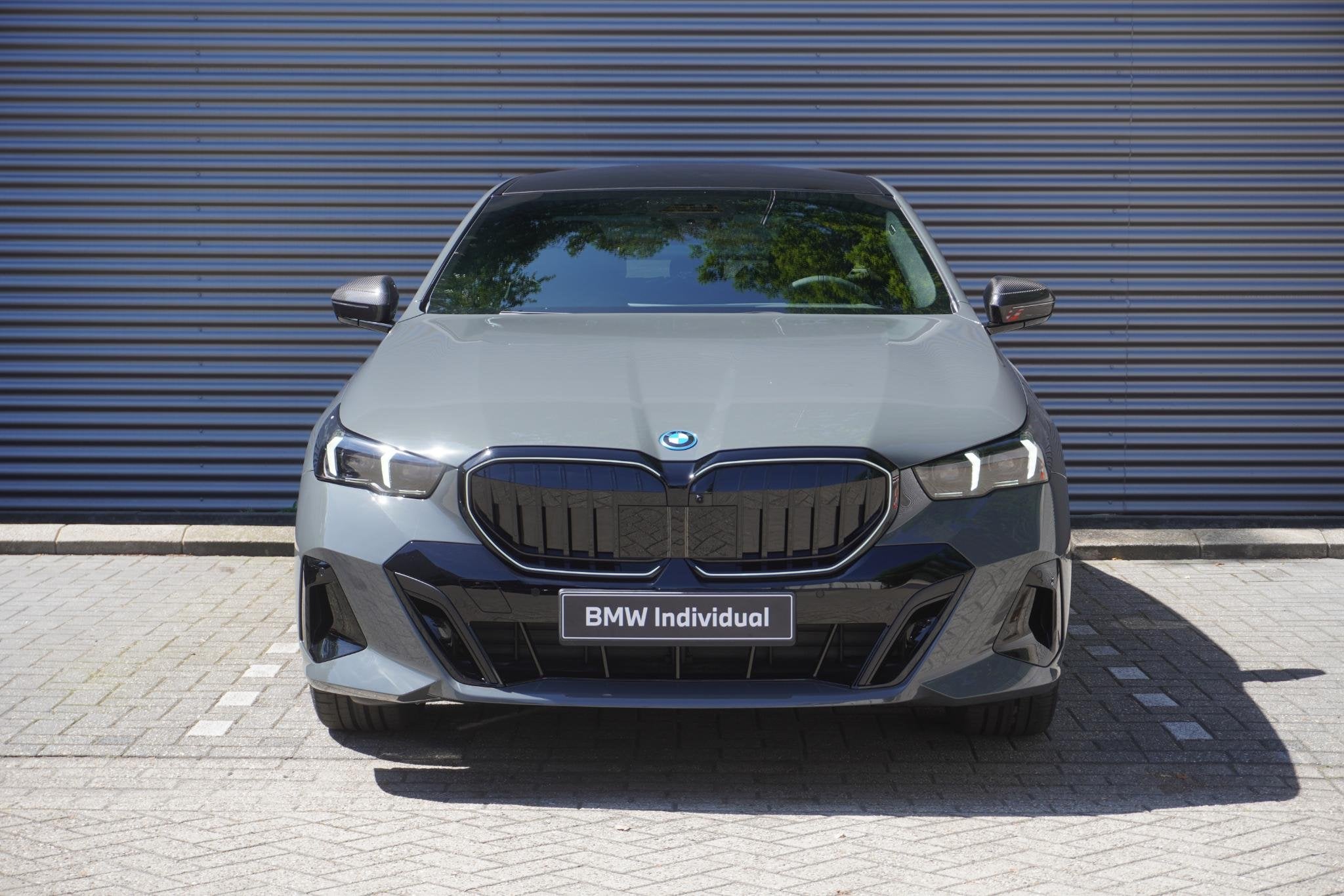 BMW 5-serie 550e xDrive M Sportpakket Pro | Innovation Pack, Auto's, BMW, Automaat, Overige kleuren, 135 min, Plug-in hybride