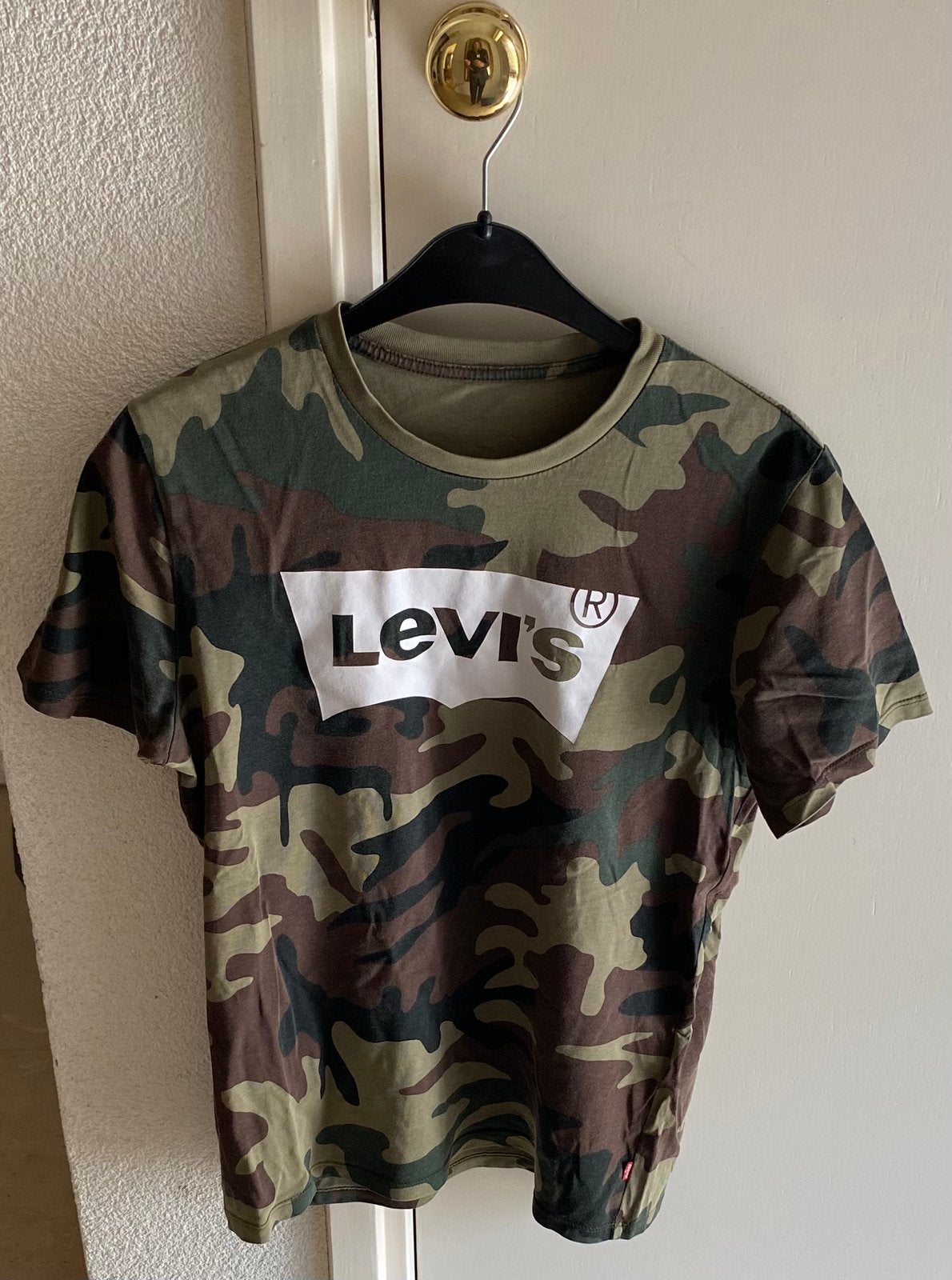 Levi’s shirt t-shirt groen camouflage naat S, Verzenden, Nieuw, Maat 46 (S) of kleiner, Groen