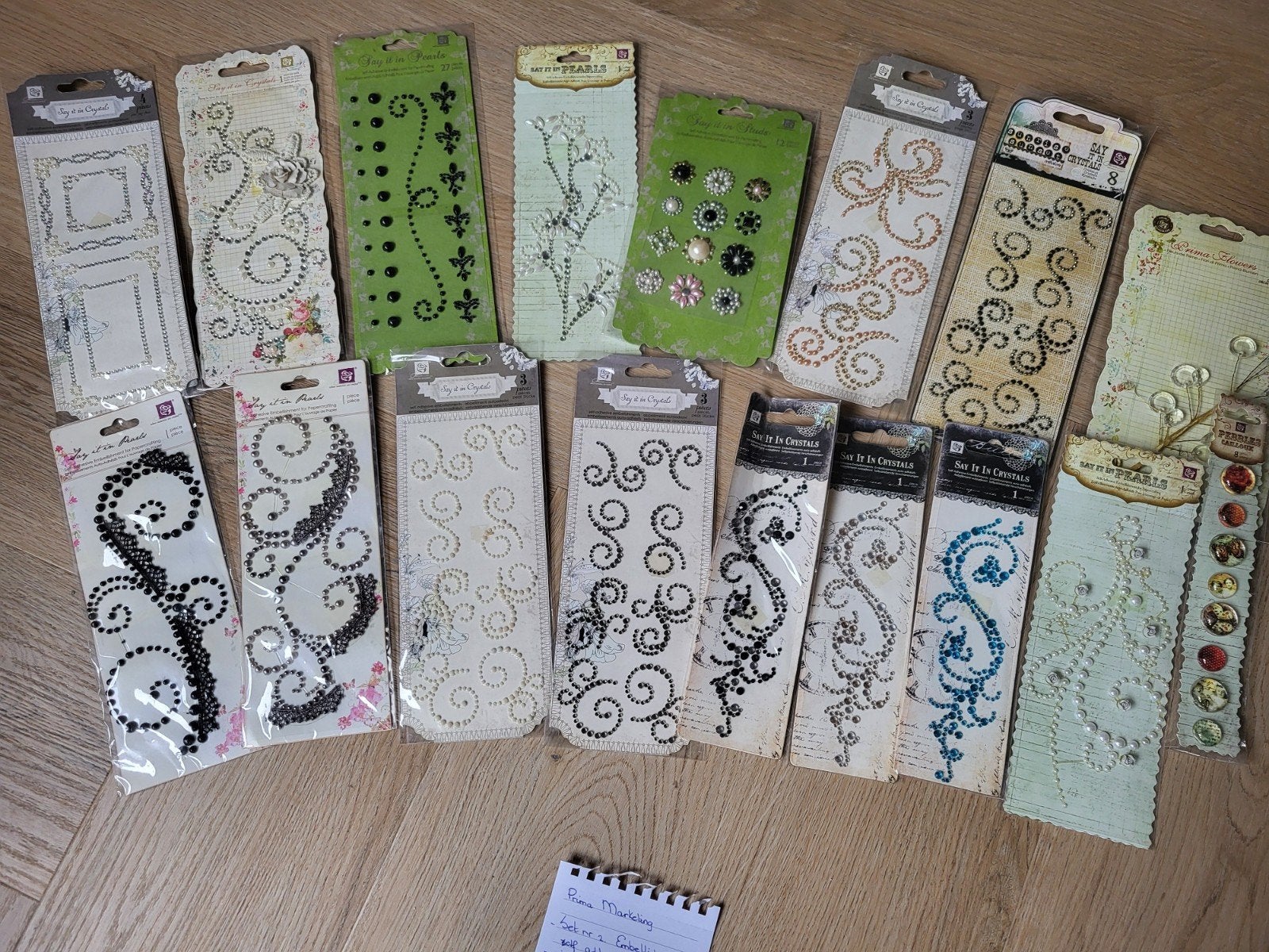 Set nr. 2 Prima Marketing self adhesive embellishments, Hobby en Vrije tijd, Ophalen of Verzenden, Nieuw, Versiering of Embellishment