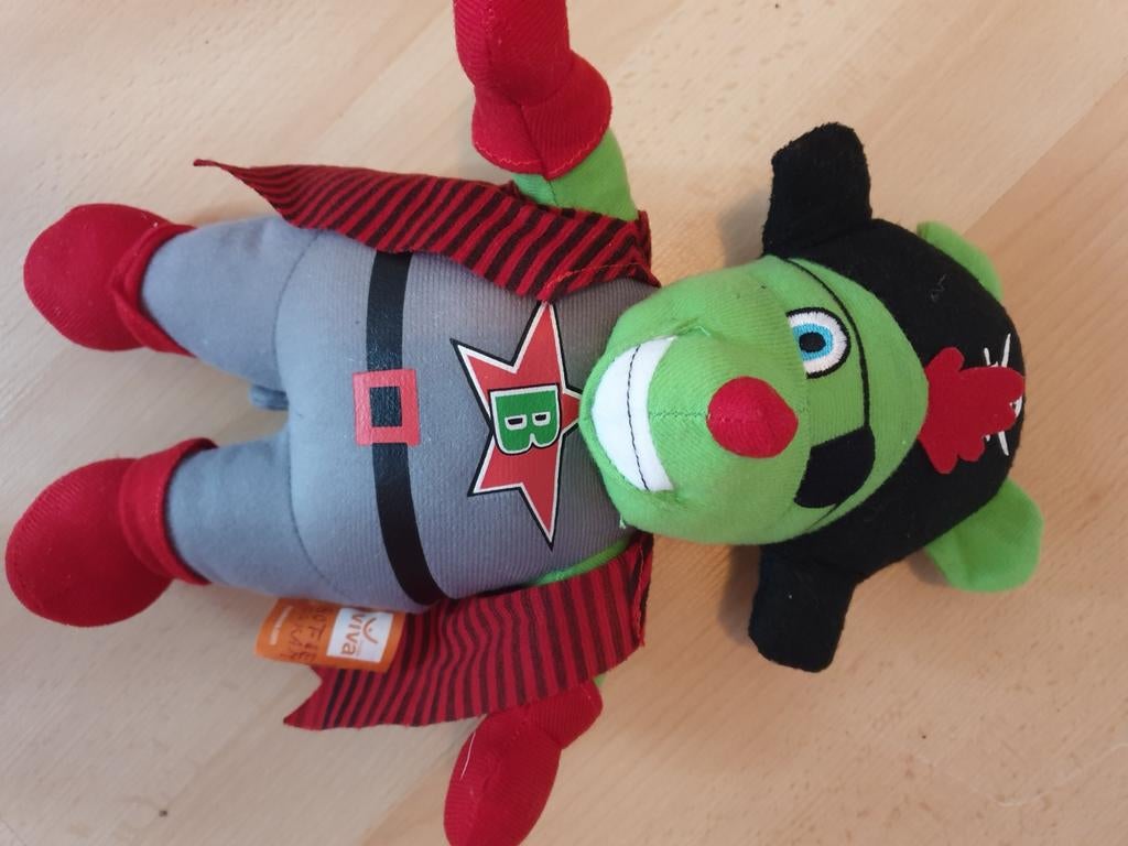 Z.g.a.n. leuke groene piraten knuffel met cape en masker, Ophalen of Verzenden, Zo goed als nieuw, Overige typen