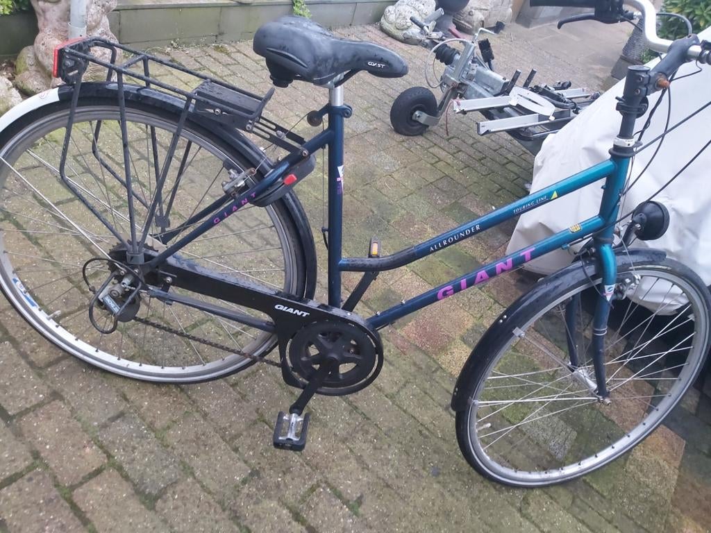 Gebruikte fiets met versnellingen slot en verlichting dynamo, Ophalen, 28 inch, Giant, 15 tot 20 versnellingen