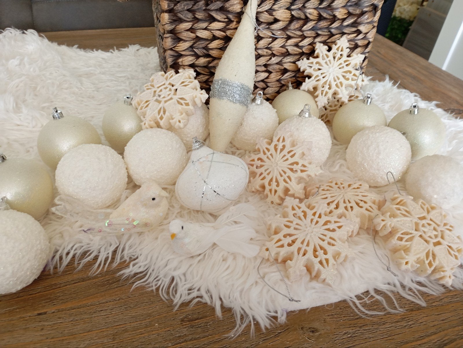 37 VINTAGE WIT/CREME PLASTIC KERSTBOOM HANGERS NU ALLES 17€, Ophalen of Verzenden, Nieuw