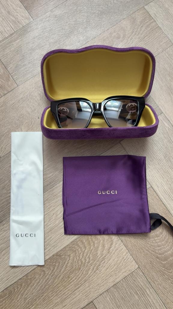 Nieuwe Gucci zonnebril zwart - dames, Ophalen of Verzenden, Zo goed als nieuw, Zwart, Overige merken