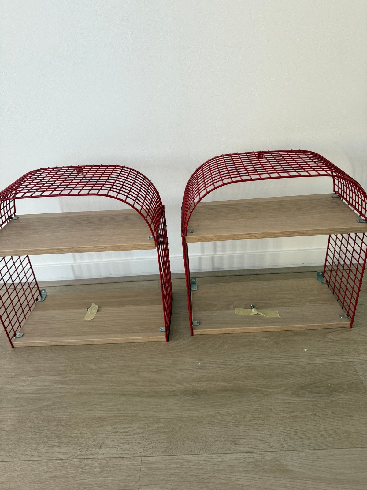 Ikea Järnved wandplank rood - 2 stuks, Ophalen, Zo goed als nieuw