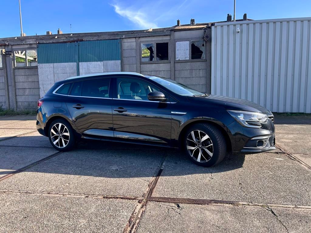 Renault Mégane 1.3 Energy bose TCe 140pk EDC 2018 Zwart, Auto's, 4 cilinders, Zwart, Origineel Nederlands, Stationwagon