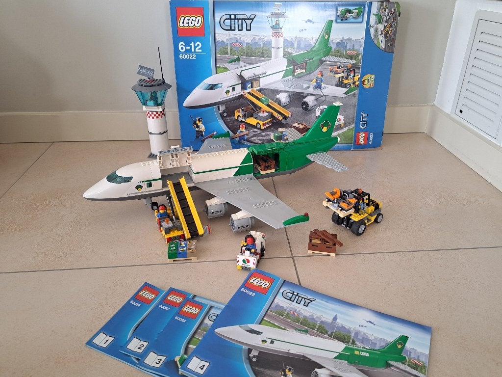 LEGO City 60022 Vrachtvliegtuig + verkeerstoren, Kinderen en Baby's, Speelgoed | Duplo en Lego, Ophalen, City, Zo goed als nieuw
