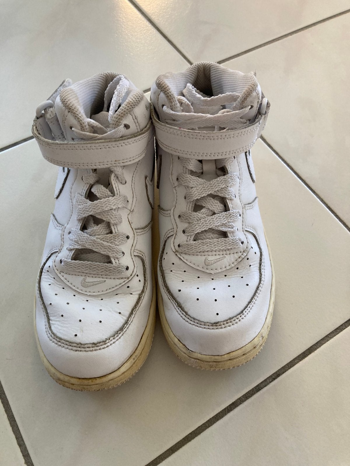 NIKE. KINDERSCHOENEN. MET. VETERS. + KLITTERBAND. MAAT: 34, Ophalen of Verzenden, Zo goed als nieuw, Jongen of Meisje, Sportschoenen