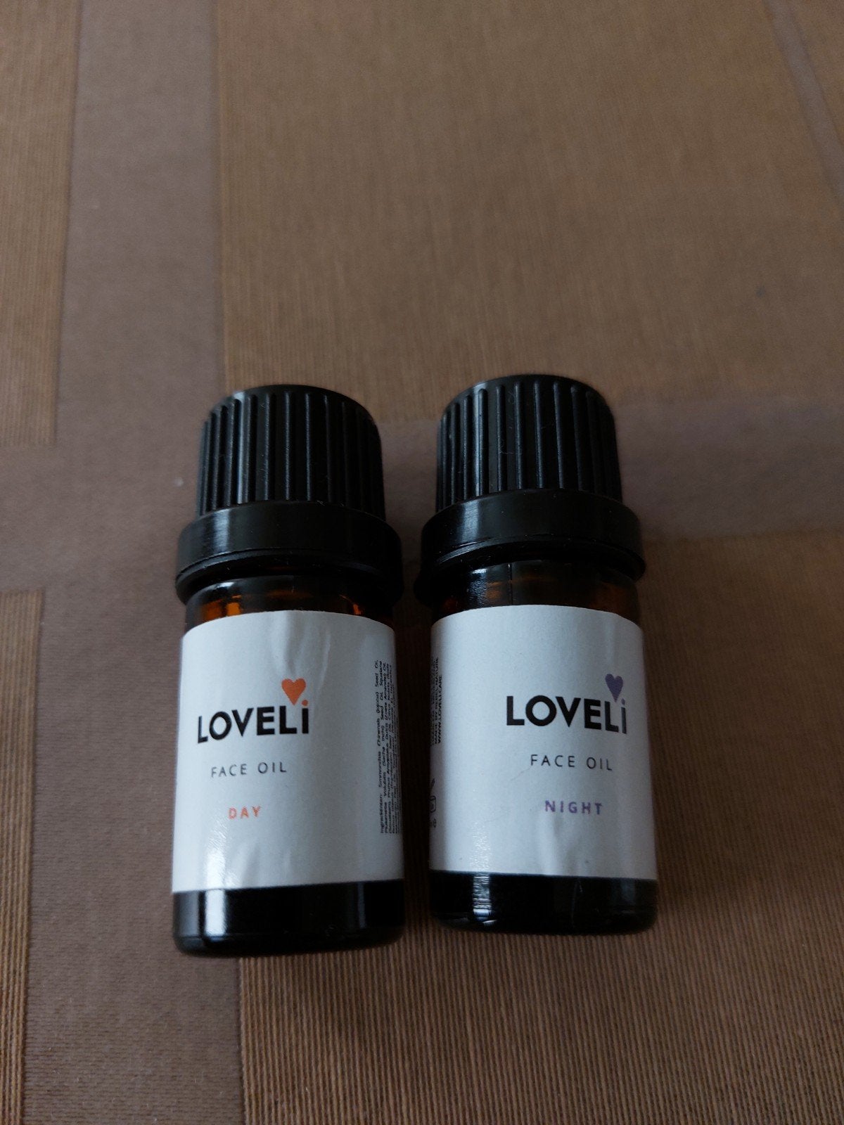 Loveli Face Oil Day and Night travelsize, Ophalen of Verzenden, Zo goed als nieuw, Gehele gezicht, Verzorging
