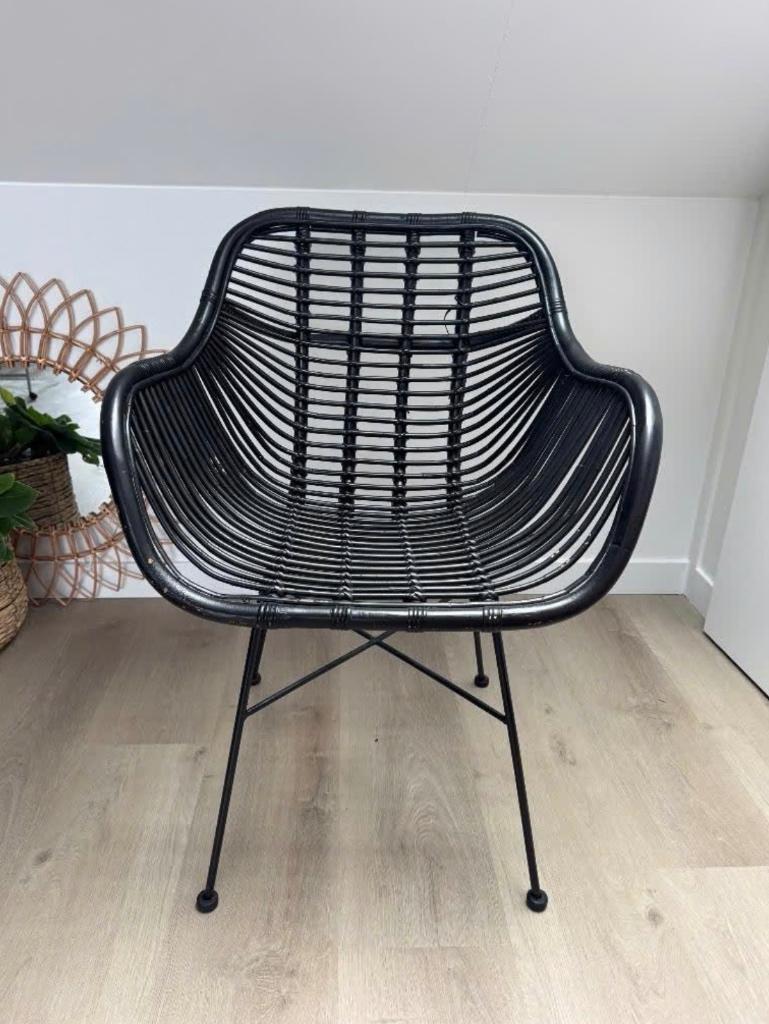 2 eetkamerstoelen rotan, zwart, metaal onderstel, Ophalen, Gebruikt, Twee, Zwart