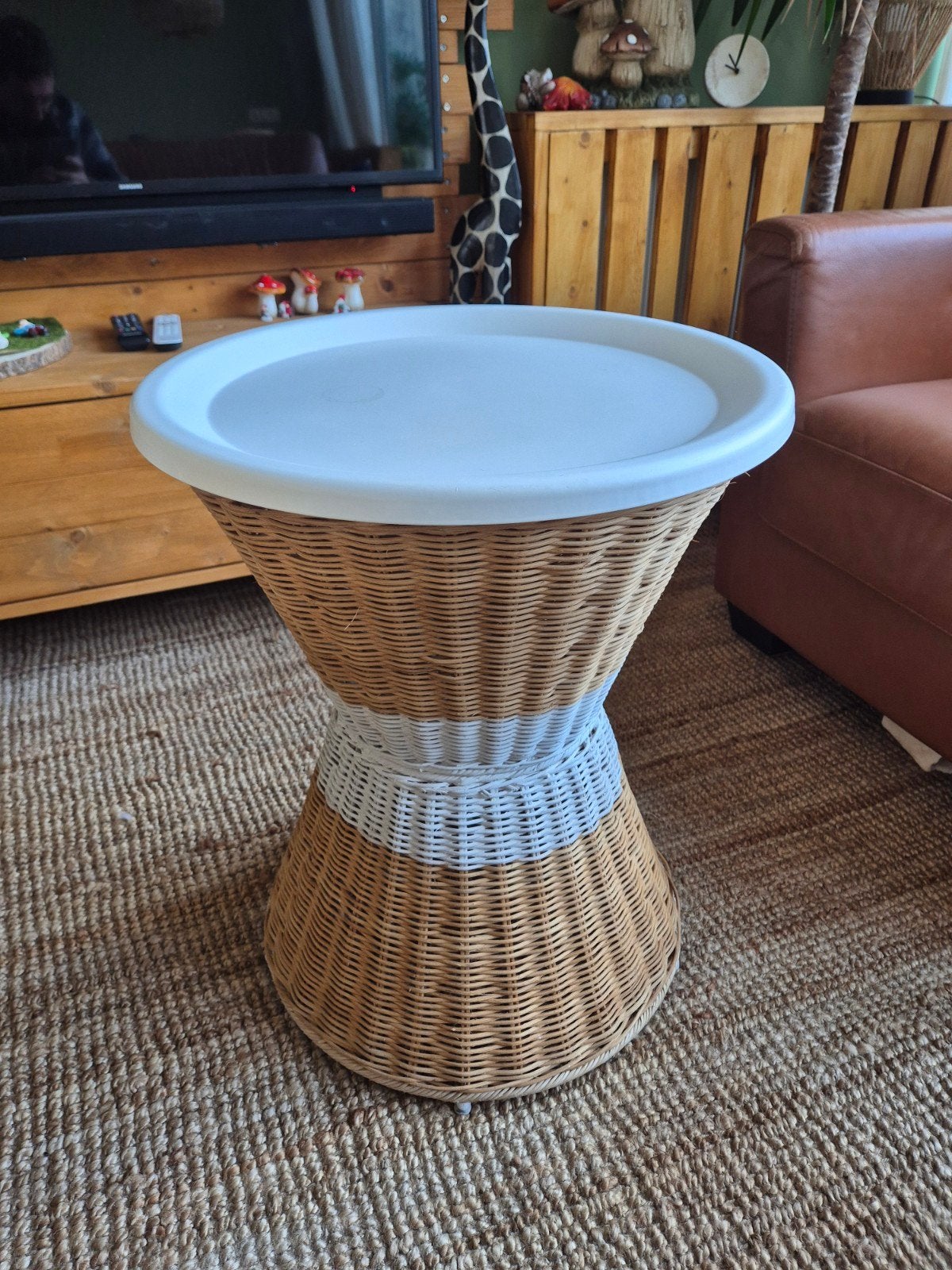Rotan bijzettafel met wit blad - Zo goed als nieuw, Minder dan 55 cm, Rond, Zo goed als nieuw, Boho, Modern