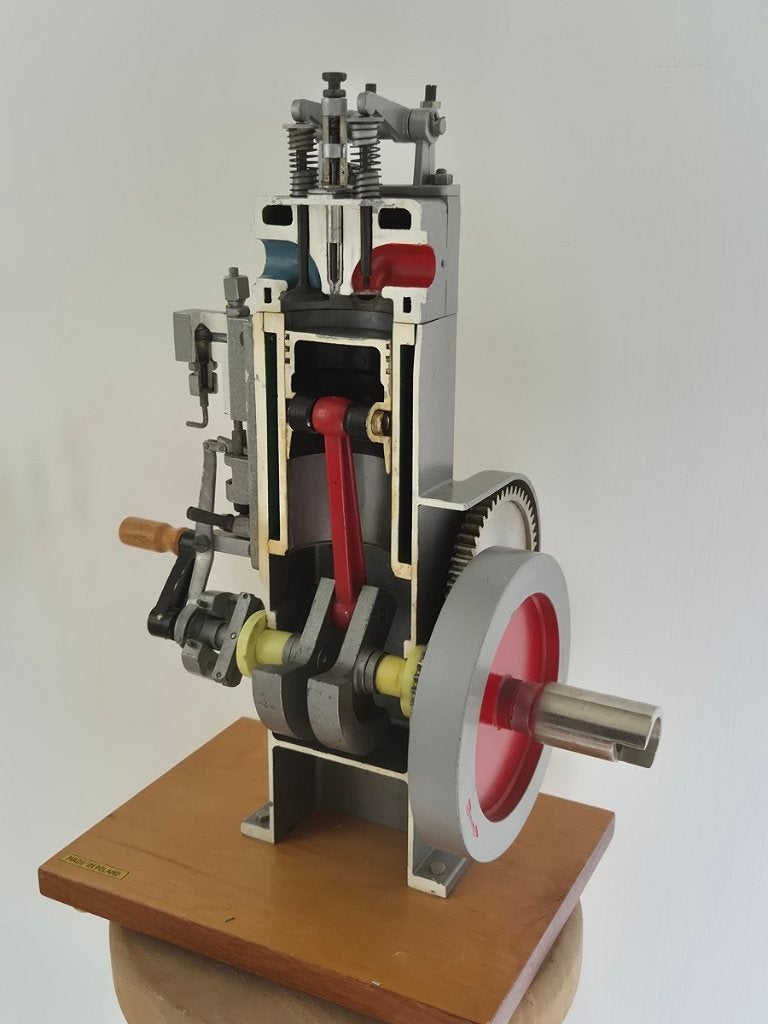 Vintage lesmodel motor , lesmodel   jaren 70 didactisch, Verzenden