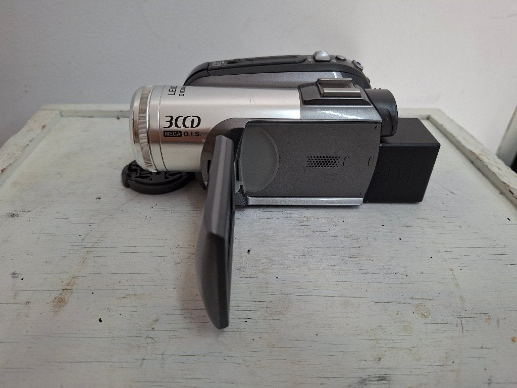 mini dv panasonic digitale filmcamera nv-gs330, 20x of meer, Ophalen of Verzenden, Zo goed als nieuw, Geheugenkaart