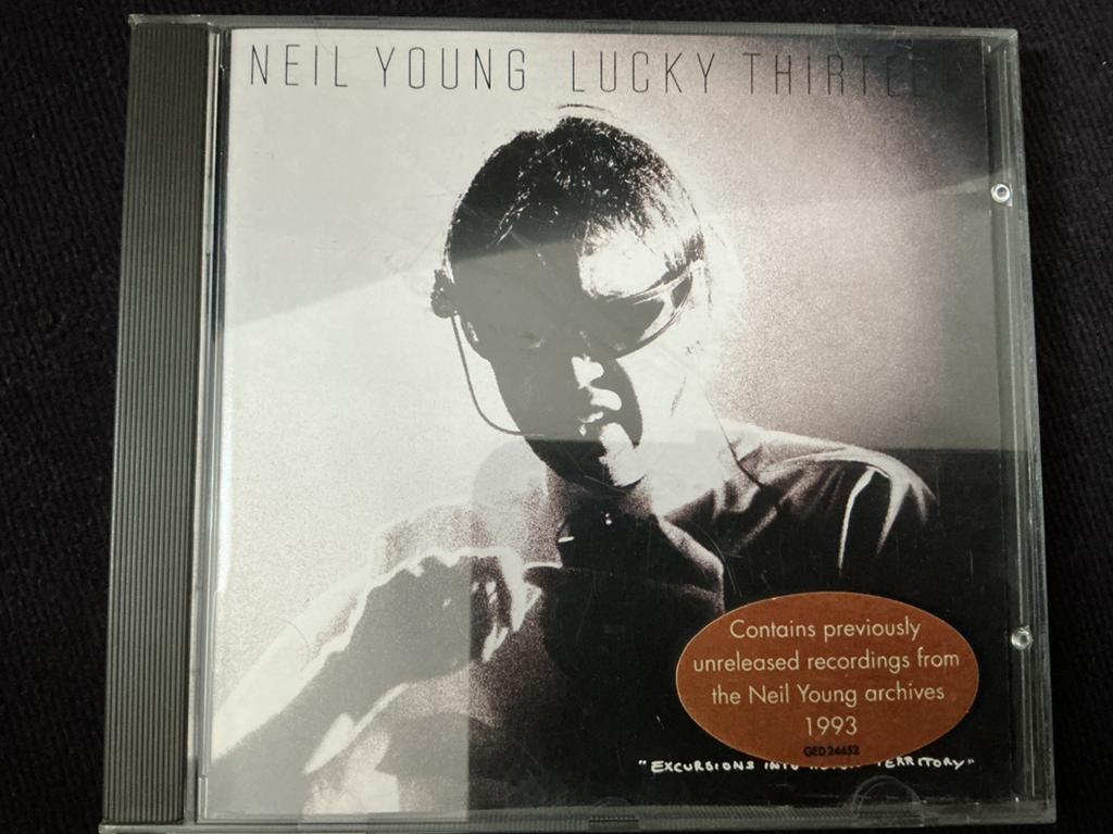 Neil Young, Lucky Thirteen cd, Cd's en Dvd's, Cd's | Rock, Ophalen of Verzenden, Zo goed als nieuw
