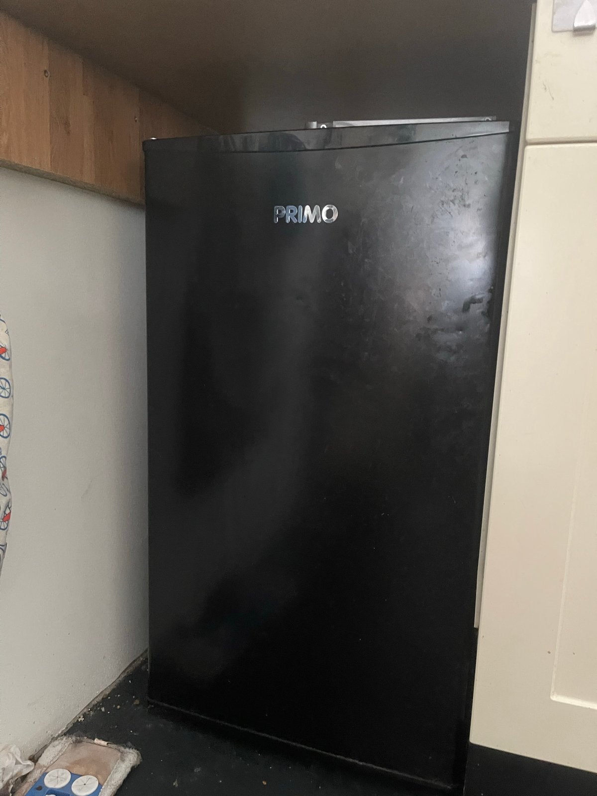 Compacte Primo vriezer- Zwart, Witgoed en Apparatuur, Koelkasten en IJskasten, Gebruikt, 75 tot 100 liter, 45 tot 60 cm, Met vriesvak