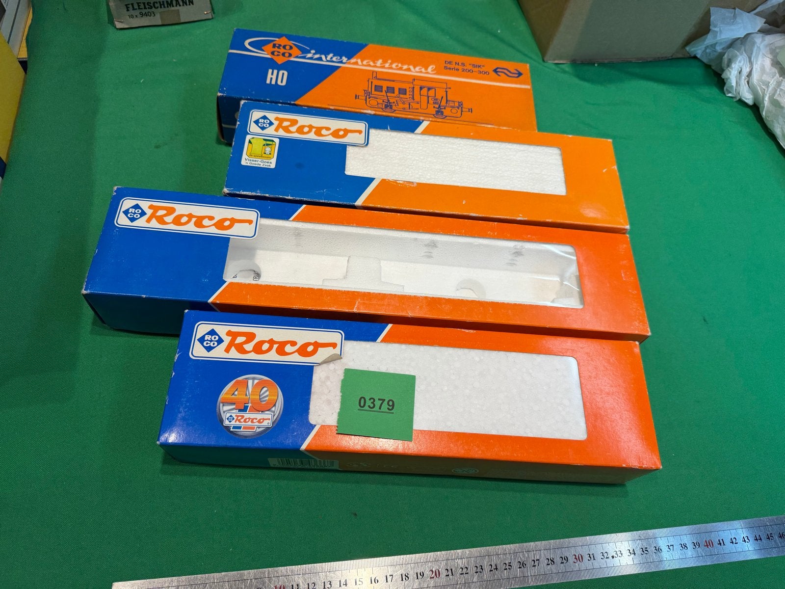 Roco HO 4 lege lok dozen met wat inhoud, Hobby en Vrije tijd, Treinset, Gelijkstroom of Wisselstroom, Nieuw, Ophalen of Verzenden