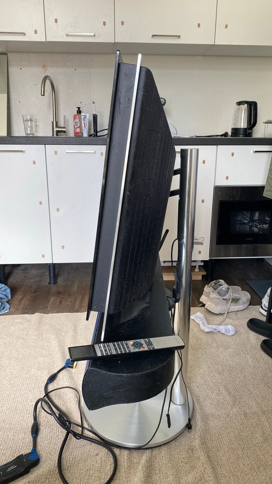 Bang & Olufsen BeoVision 7-32 TV met afstandsbediening
