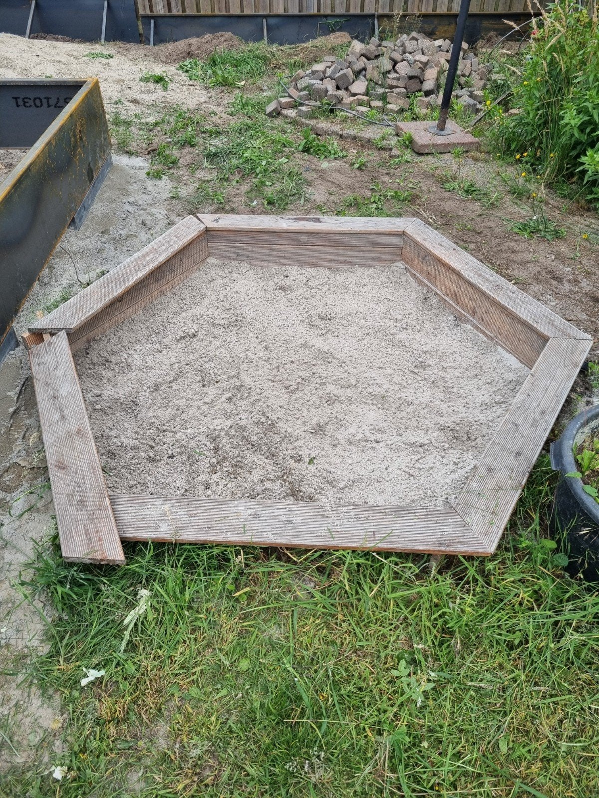 Houten zandbak zeshoekig 230 cm met afdekzeil en zand, Kinderen en Baby's, Speelgoed | Buiten | Zandbakken, Ophalen, Gebruikt