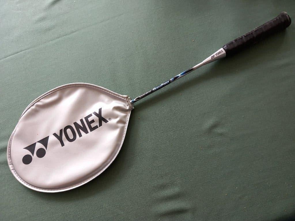 Badmintonracket Yonex muscle power 3., Sport en Fitness, Ophalen of Verzenden, Zo goed als nieuw, Racket(s)