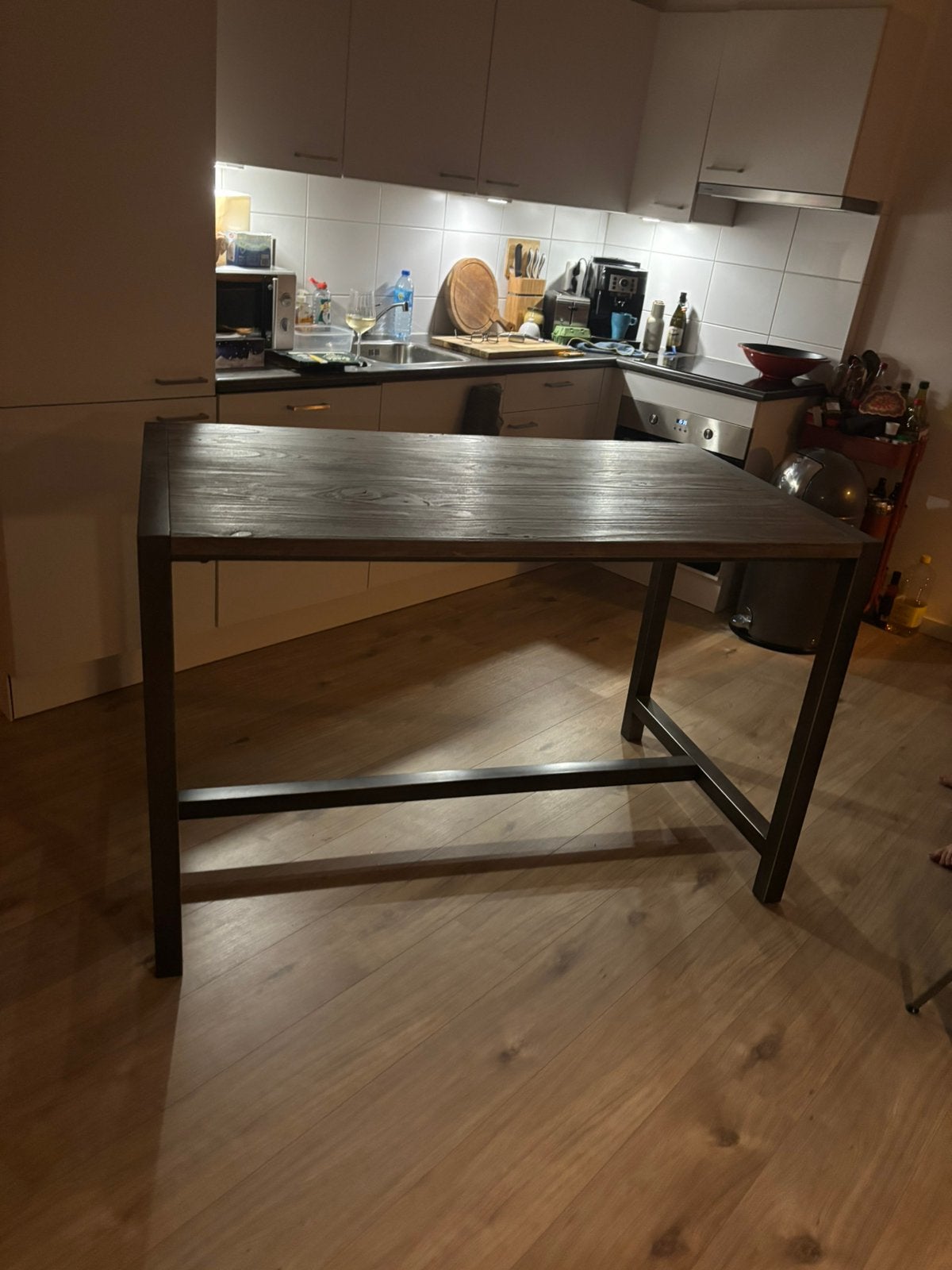 Bartafel met krukken, Ophalen, Gebruikt