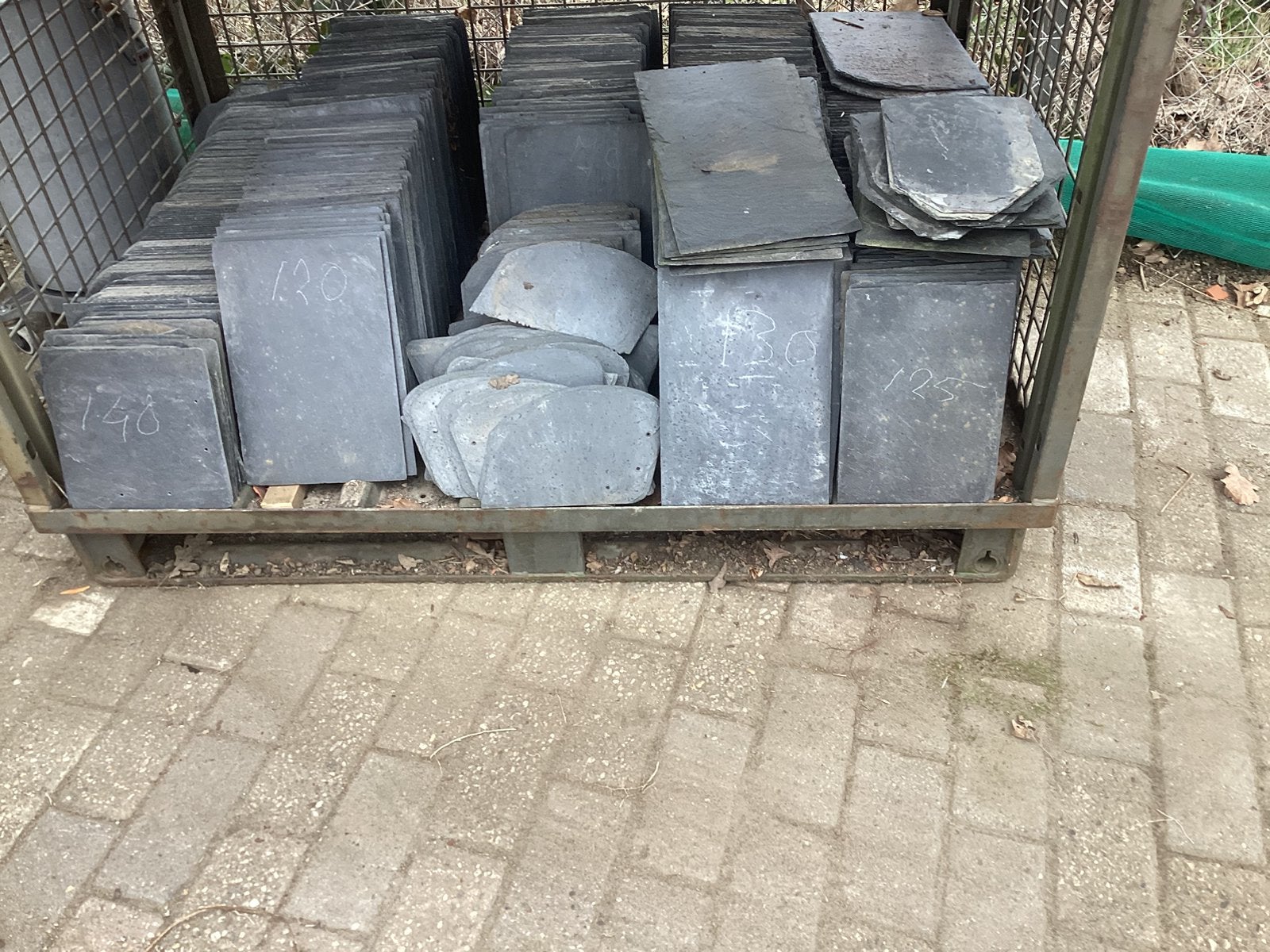 Dakleien, Doe-het-zelf en Verbouw, Dakpannen en Dakbedekking, Ophalen, Steen of Klei, Zwart, Overige typen