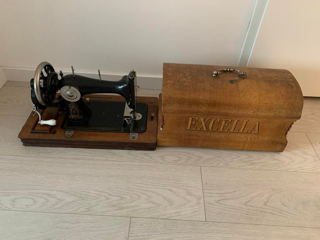Antieke Excella Naaimachine met Houten Koffer, Hobby en Vrije tijd, Naaimachines en Toebehoren, Ophalen of Verzenden, Gebruikt