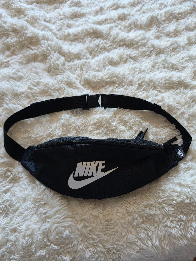 Nike Heritage Heuptas Zwart - NIEUW/ONGEBRUIKT, Ophalen of Verzenden, Nieuw, Zwart, Overige merken