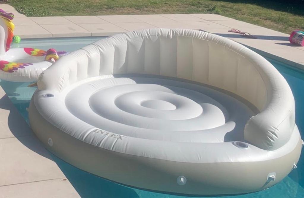 Intex luchtbed/lounger in nieuwstaat - Ophalen Zwijndrecht, Ophalen, Zo goed als nieuw