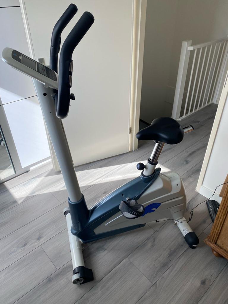 Hometrainer Fit For Fun - Ideaal voor thuisworkouts, Ophalen, Gebruikt, Metaal, Benen
