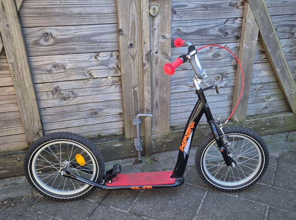 Volare step zwart rood, Fietsen en Brommers, Ophalen, Zo goed als nieuw, Gewone step, Volare