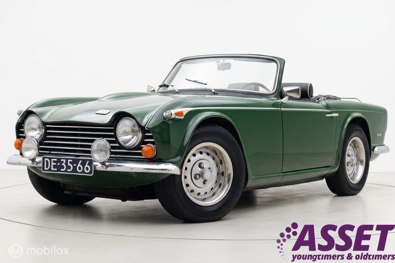 Gebruiksklare Triumph TR4 met 6-cilinder uit TR250 / TR5, Auto's, Achterwielaandrijving, Zwart, Cabriolet, Triumph