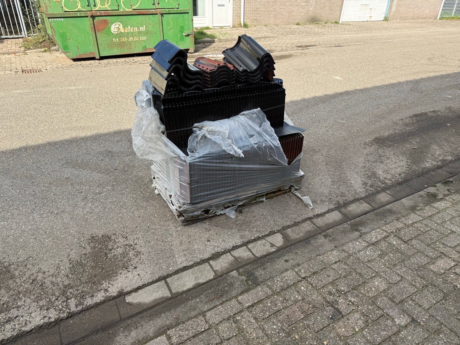 Ovh Vario dakpannen zwart verglaasd, Ophalen, Steen of Klei, Zwart, Nieuw