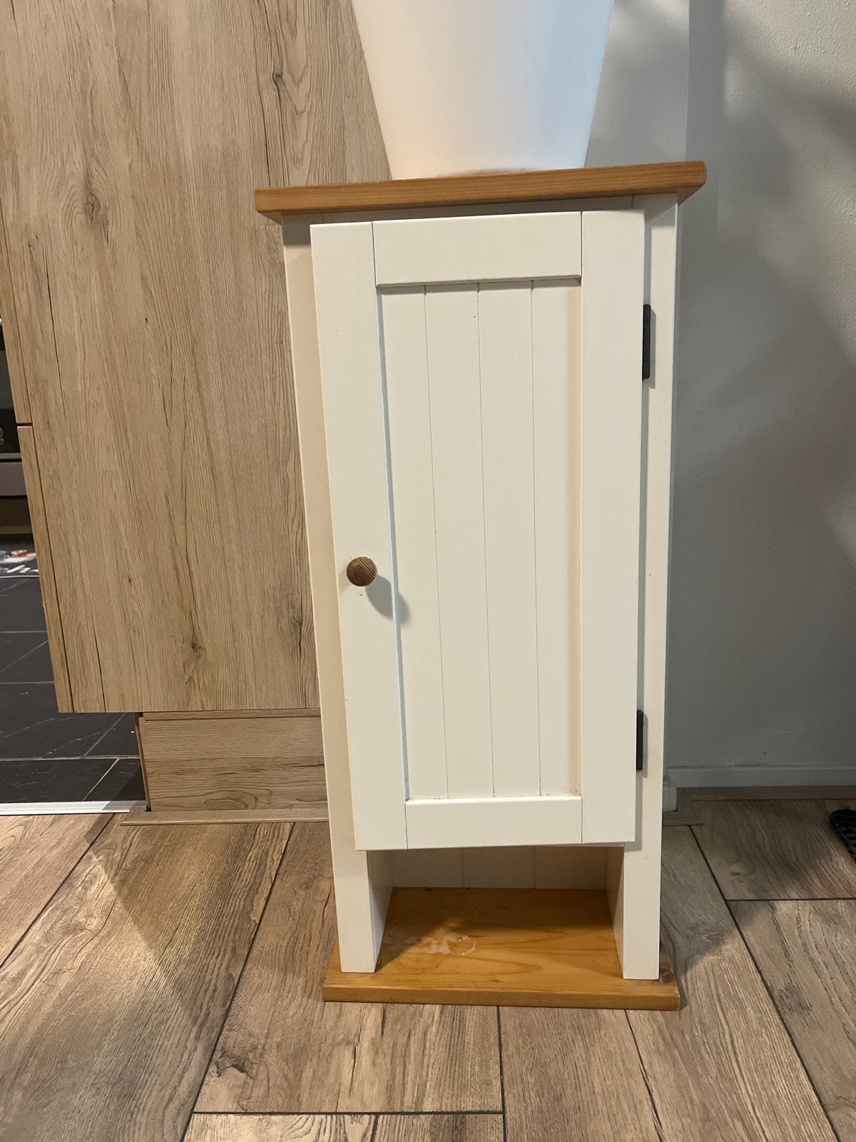 Wit houten kastje met eikenblad en 4 planken, Ophalen, Zo goed als nieuw
