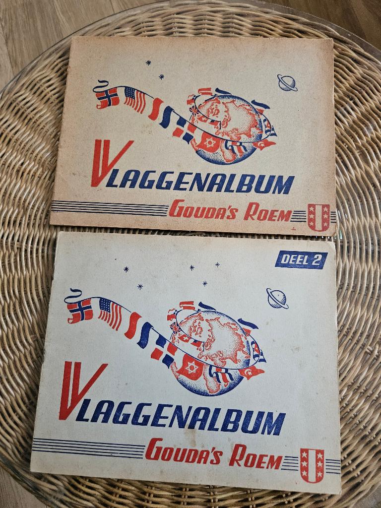 Vlaggenalbum Gouda's Roem delen 1 en 2, compleet GOEDE STAAT, Boeken, Ophalen of Verzenden, Gelezen