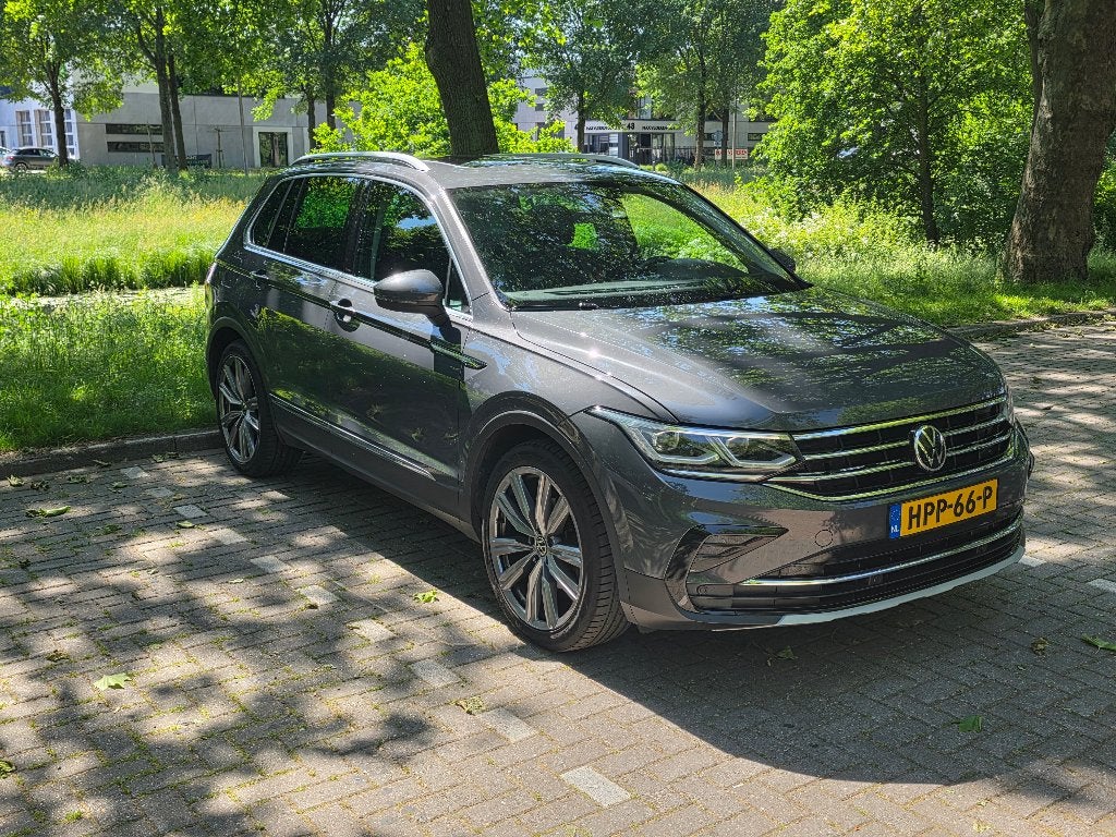 Volkswagen Tiguan 1.5 TSI ACT 150pk DSG 2021 Grijs, Auto's, 1441 kg, Euro 6, 4 cilinders, Grijs