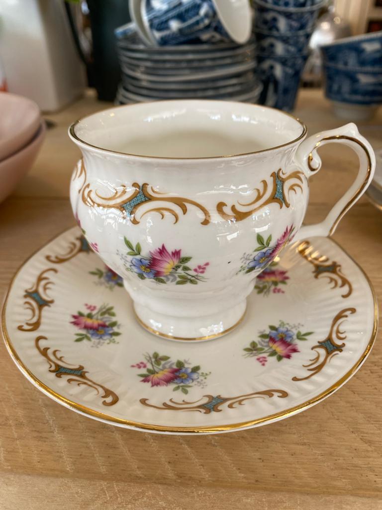 Vintage Queens Rosina China Theekop en Schotel, Ophalen