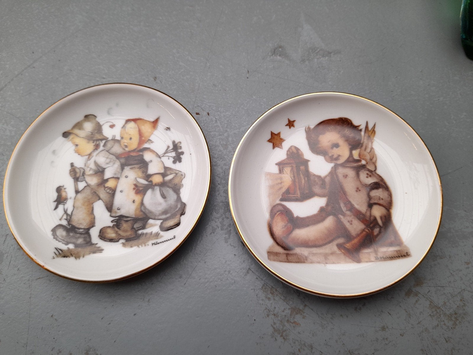 2.x MJ Hummel bordjes 15.00 p.s, Ophalen