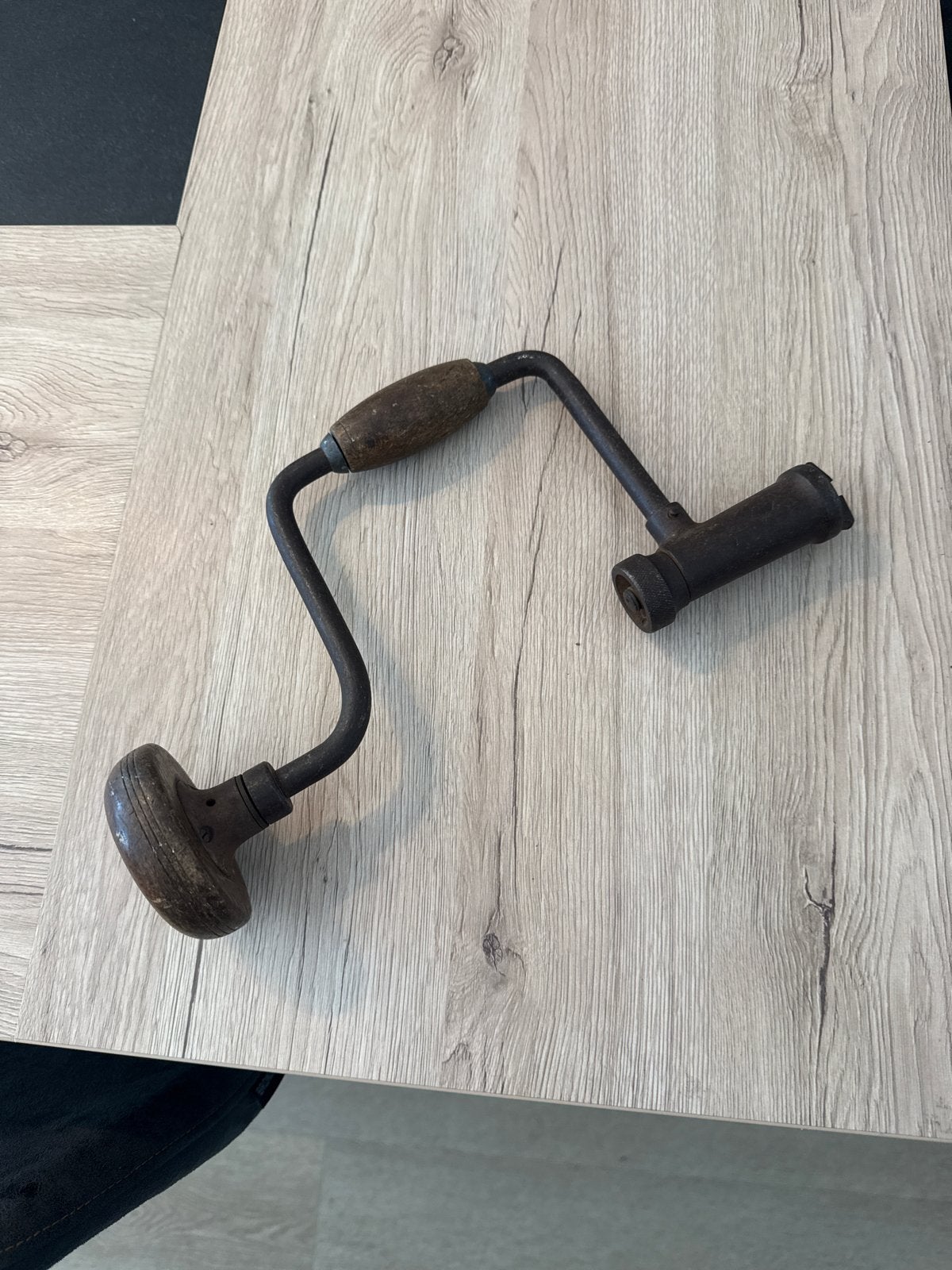 Antieke handboor met houten handvat, Antiek en Kunst, Ophalen of Verzenden