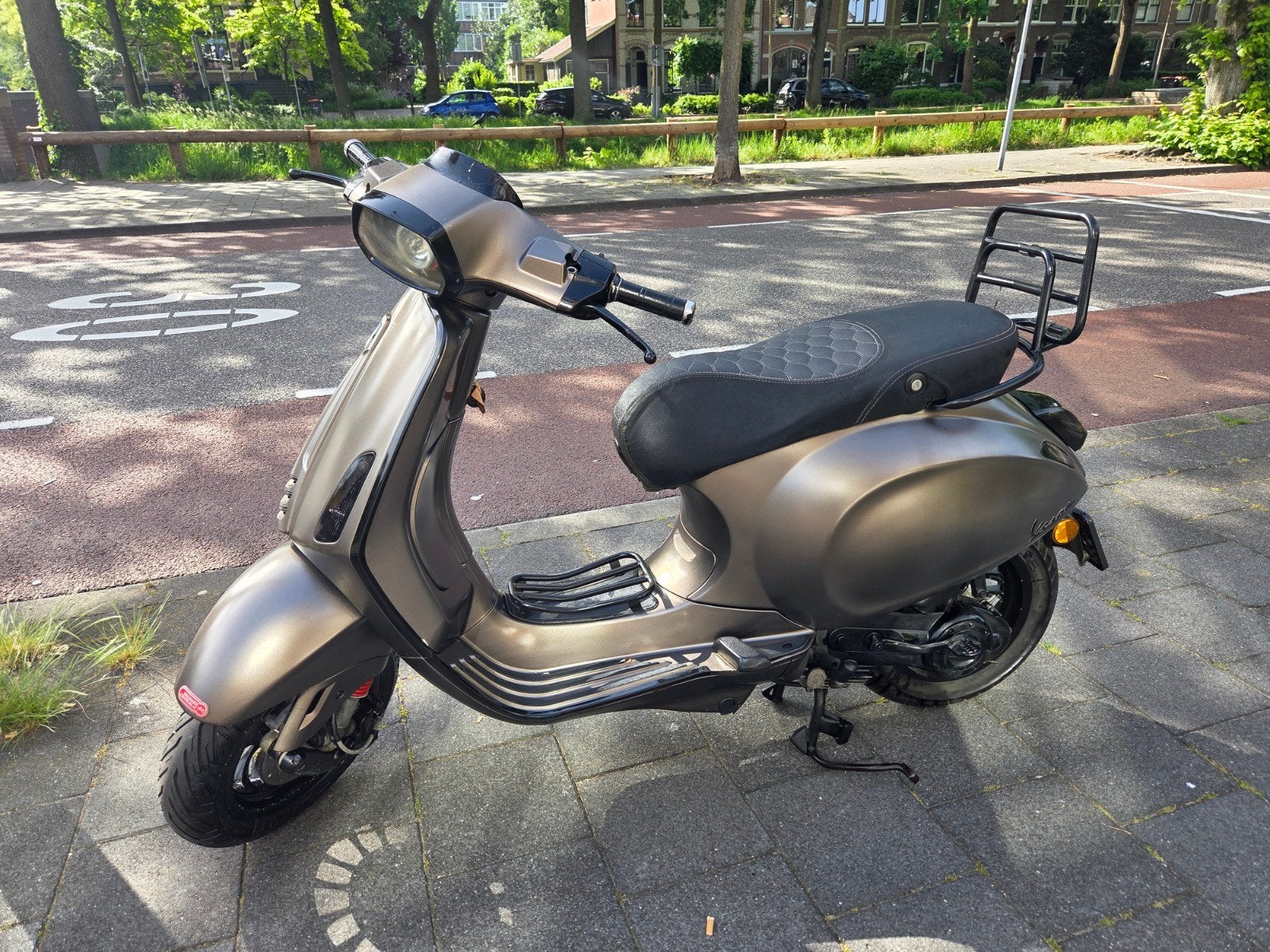 Vespa sprint 2014
9700km slechts gelopen
4takt
Snorscooter
Z, Fietsen en Brommers, Scooters | Vespa, Ophalen, Gebruikt, Benzine