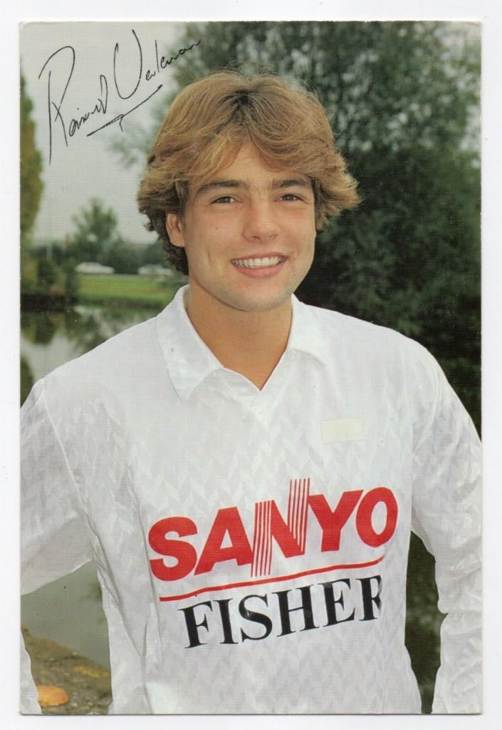 Een nog jonge Reinout Oerlemans (1) Sanyo Fisher, Verzamelen, Ophalen, 1980 tot heden, Sterren en Beroemdheden