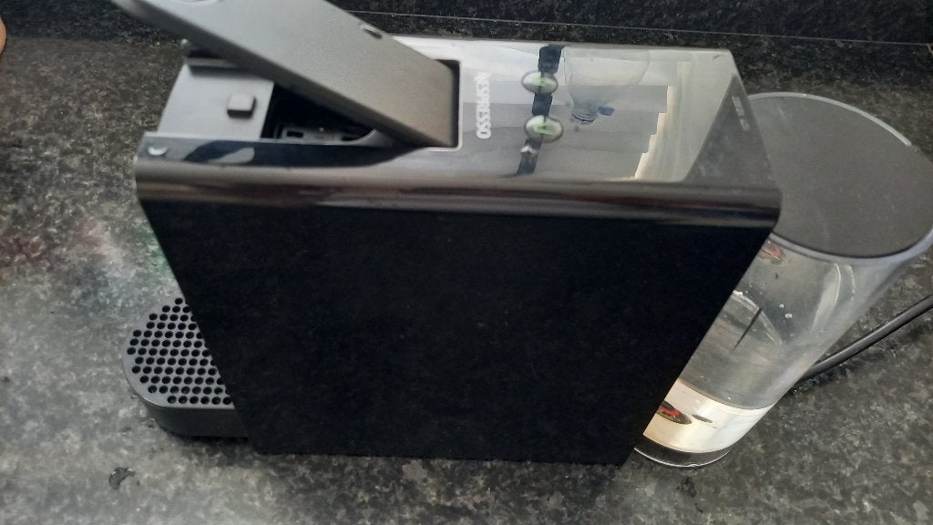 Nespresso Essenza Mini, Witgoed en Apparatuur, Koffiepads en cups, Gebruikt, Koffiemachine, Ophalen of Verzenden