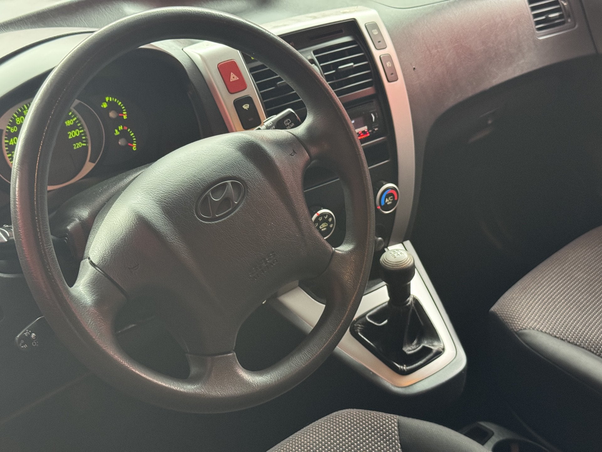 Hyundai Tucson 2.0i Active | Airco | Trekhaak | Cruise, Auto's, Stof, Gebruikt, Zwart, 4 cilinders
