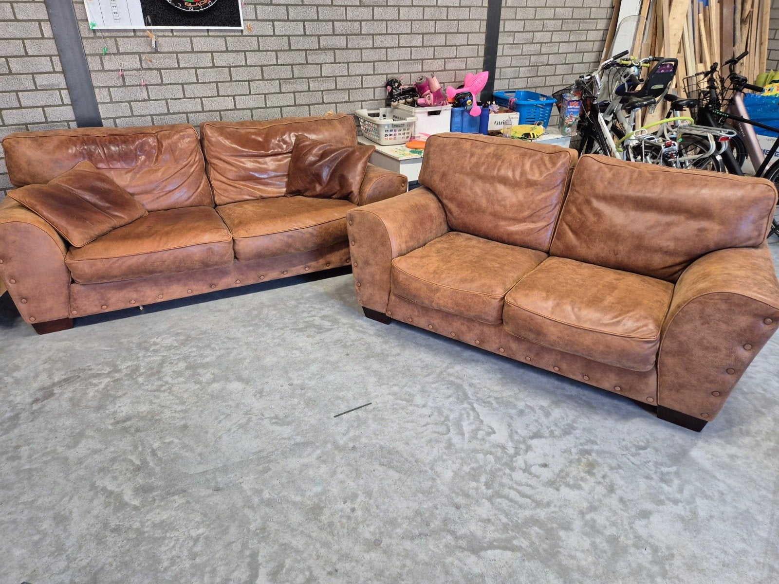 Lederland Luxe Lederen Bank - Mooi op te poetsen, Huis en Inrichting, Ophalen, Gebruikt, Luxe, Klassiek, Tweepersoons