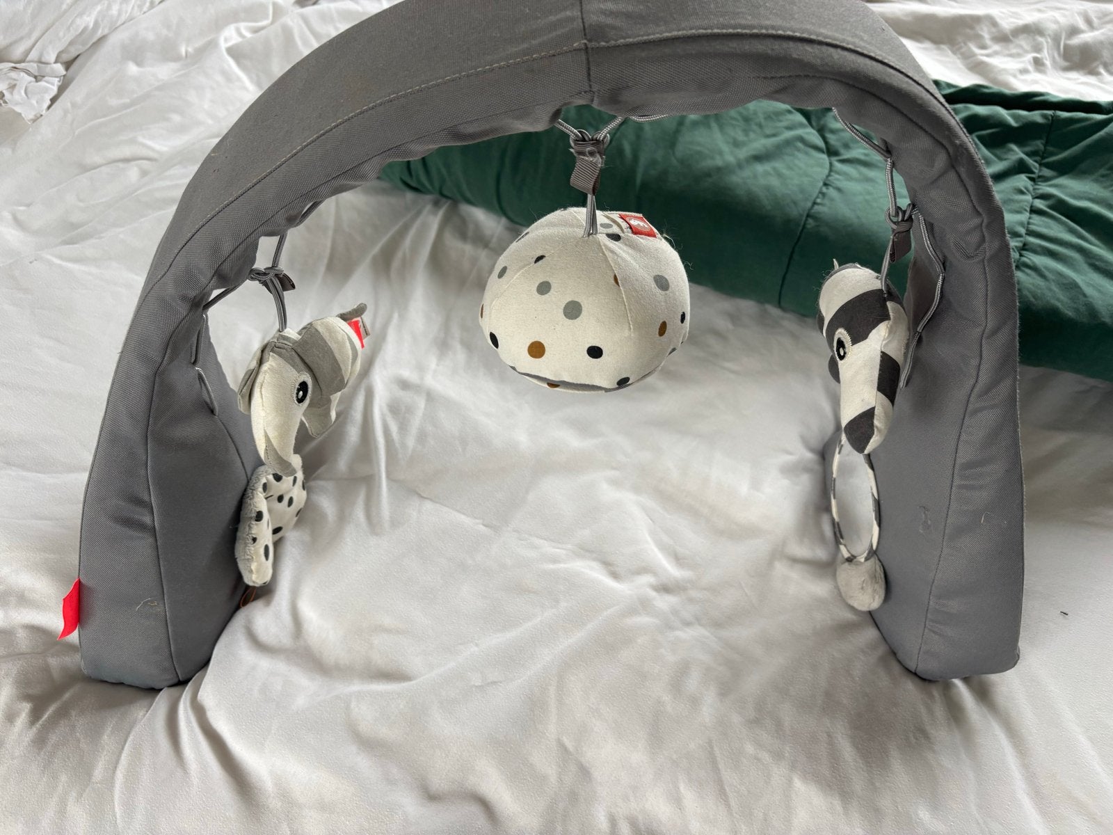 Done by Deer Babygym Speelboog met speeltjes, Kinderen en Baby's, Ophalen of Verzenden, Zo goed als nieuw, Babygym